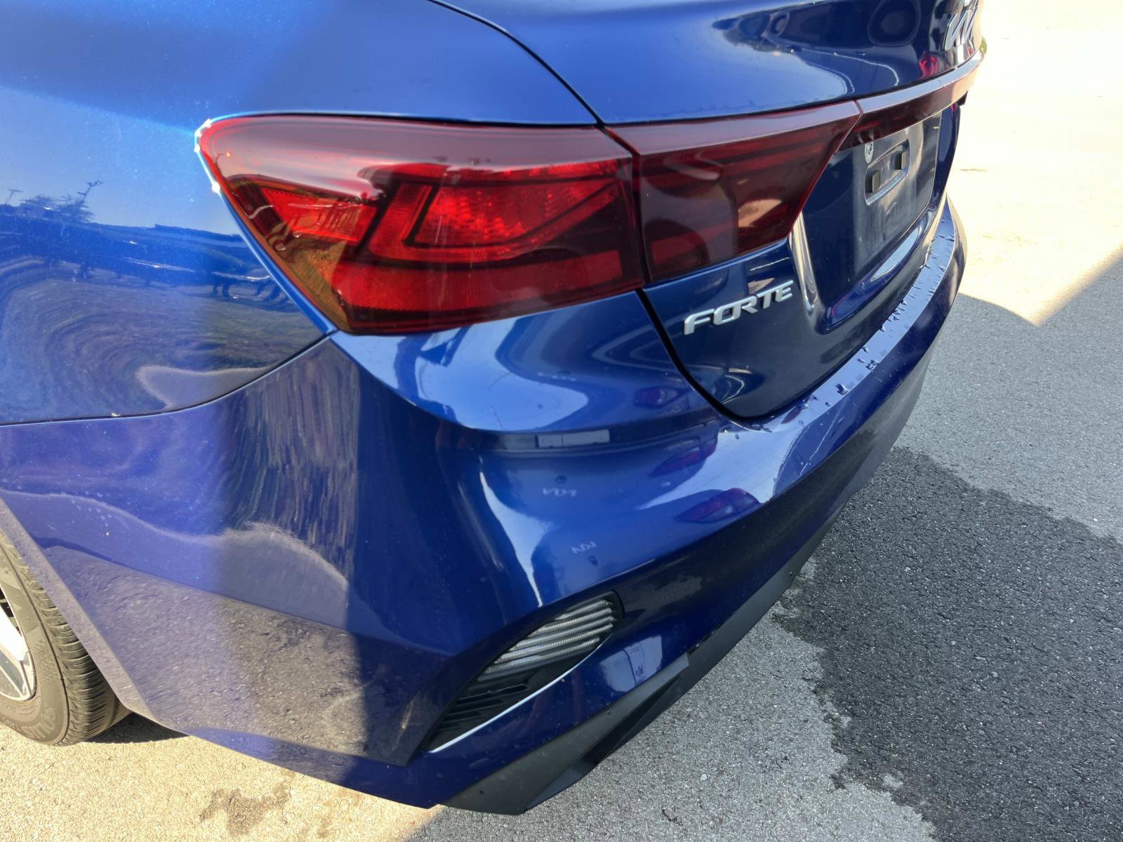 Used 2023 Kia Forte LXS FWD image 8
