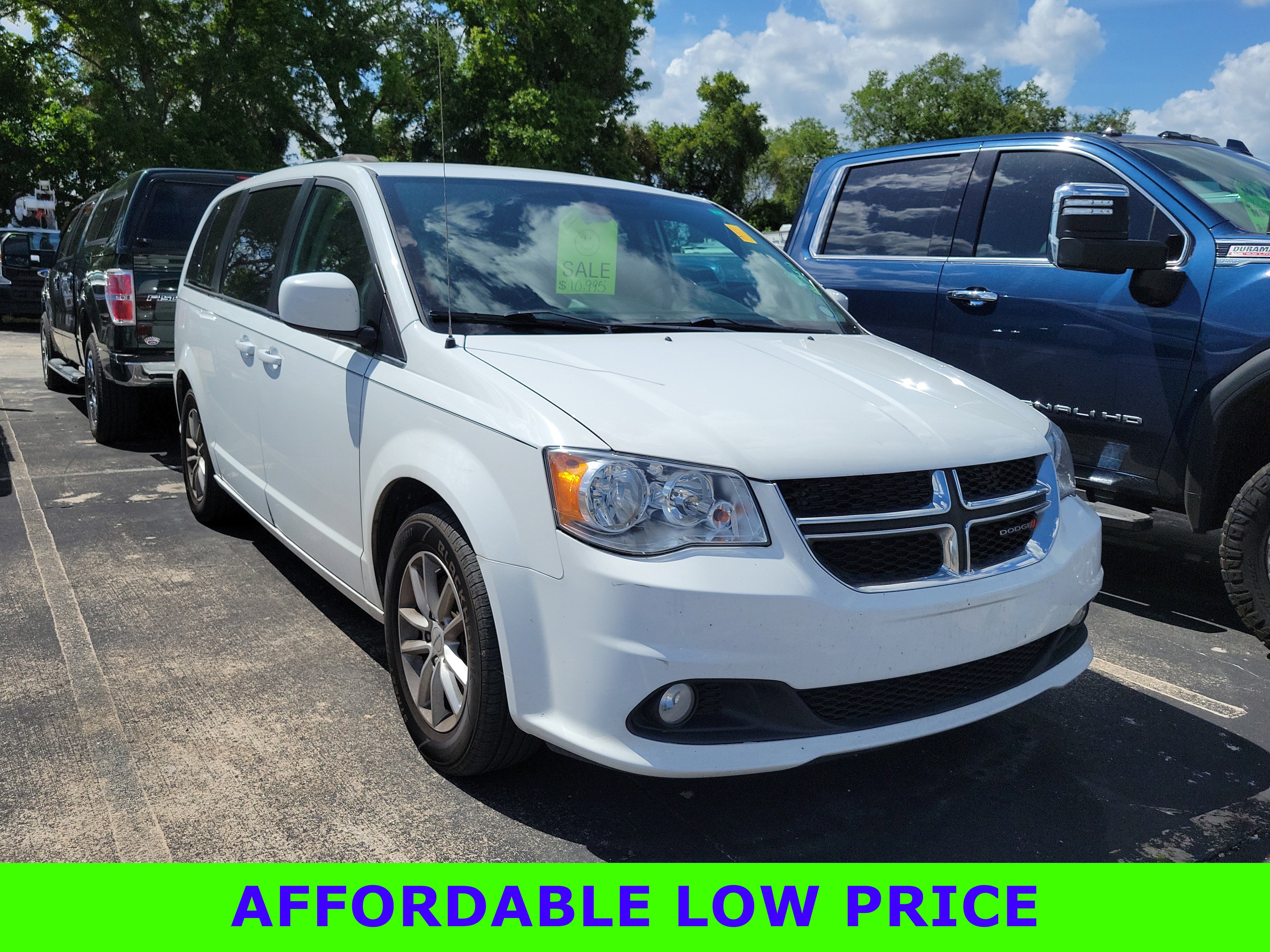 Used 2020 Dodge Grand Caravan SXT image 1