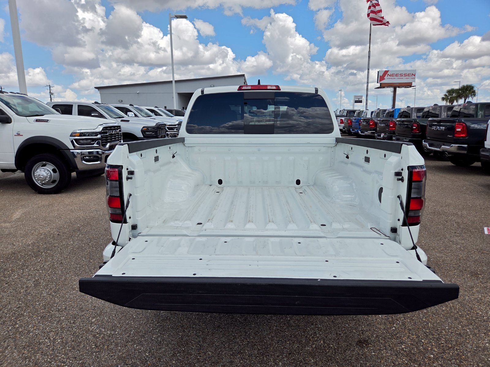 Used 2024 Nissan Frontier PRO-4X w/ Off-Road Protection Package AWD/4WD image 7
