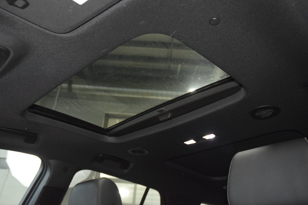 Used 2023 Chevrolet Traverse RS w/ LPO, Floor Liner Package AWD/4WD image 46