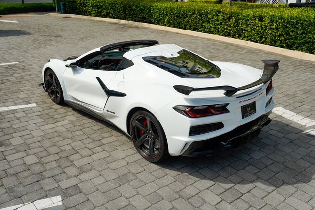 Used 2024 Chevrolet Corvette Z06 w/ Z07 Performance Package RWD image 21