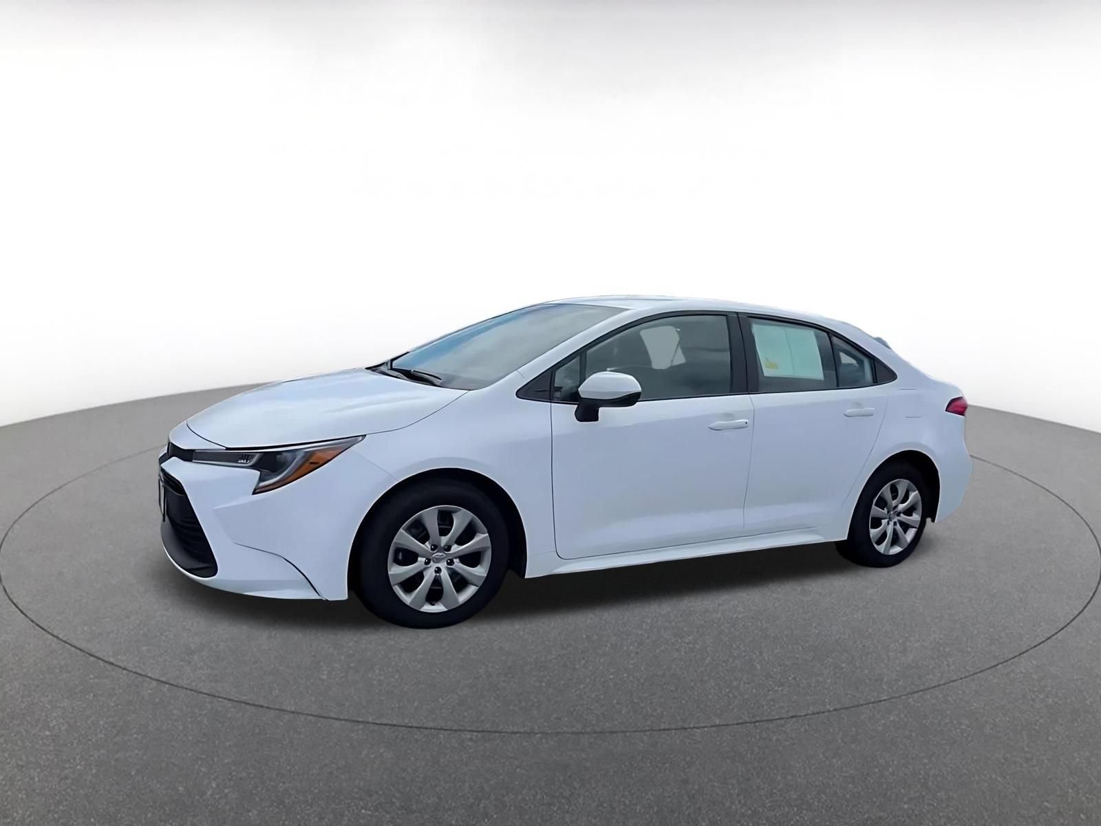 Used 2025 Toyota Corolla LE FWD image 8
