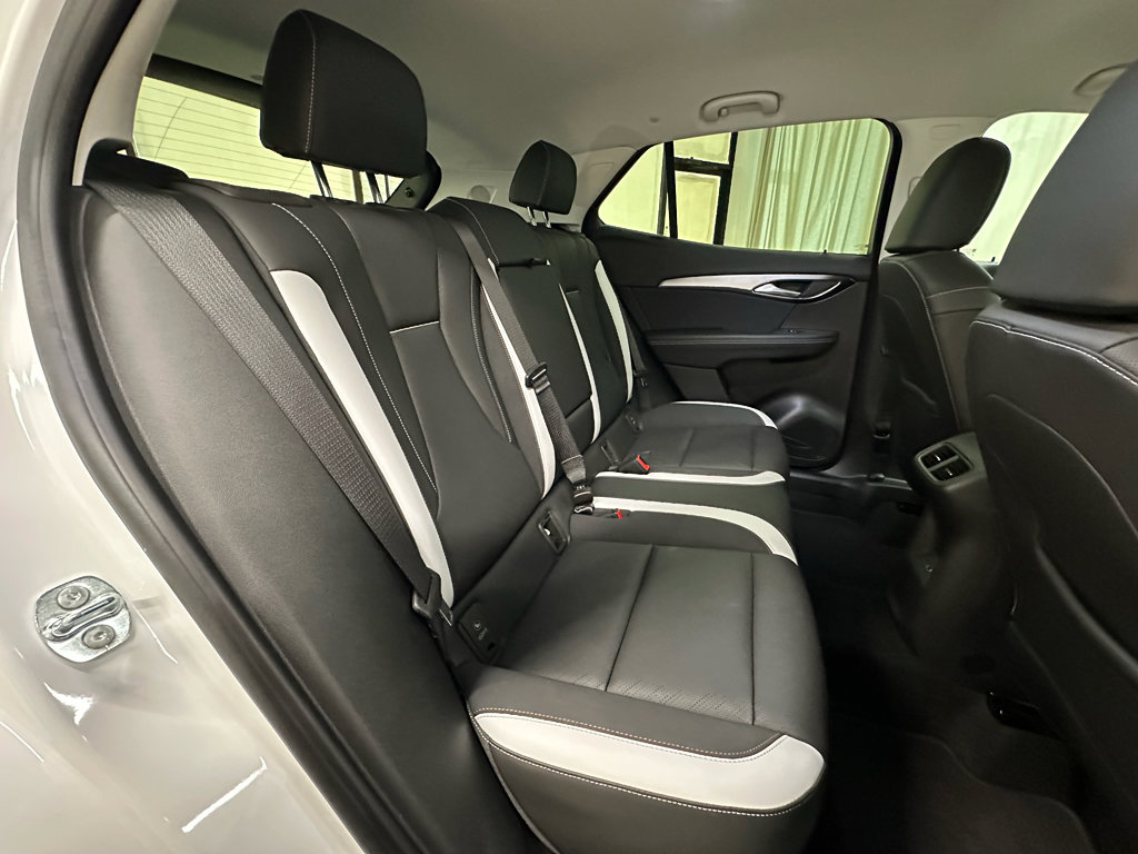 Used 2025 Buick Envision Sport Touring AWD/4WD image 18