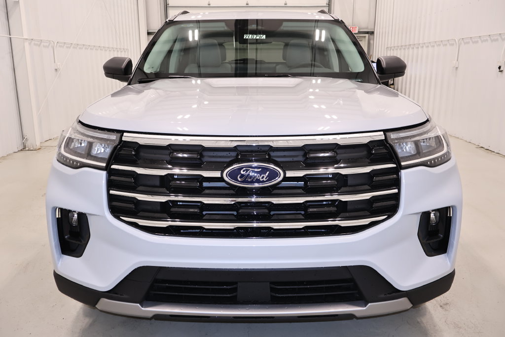 New 2026 Ford Explorer Active w/ Active Comfort Package AWD/4WD image 4