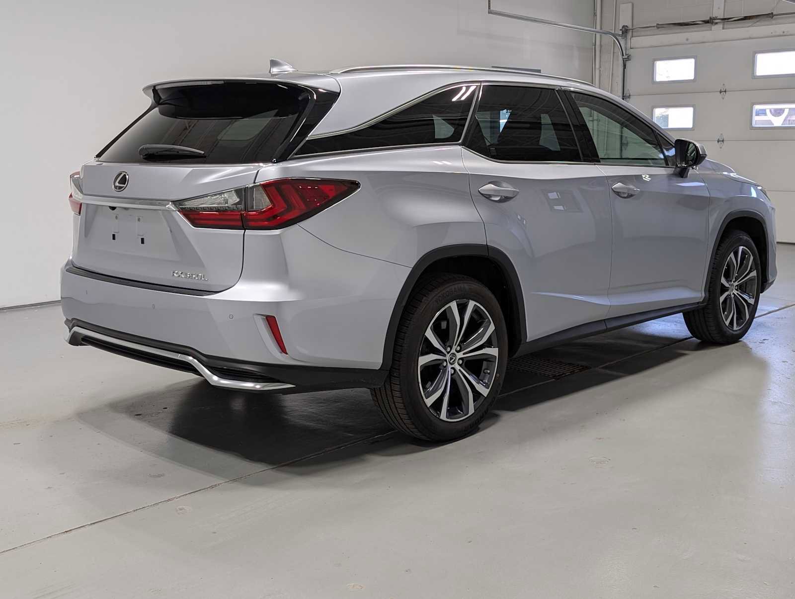 Used 2022 Lexus RX 350L Premium w/ Premium Package image 8