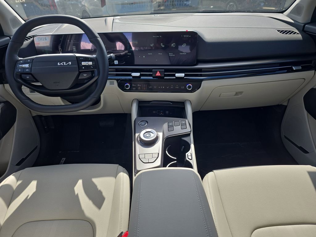 New 2026 Kia Sportage EX image 13