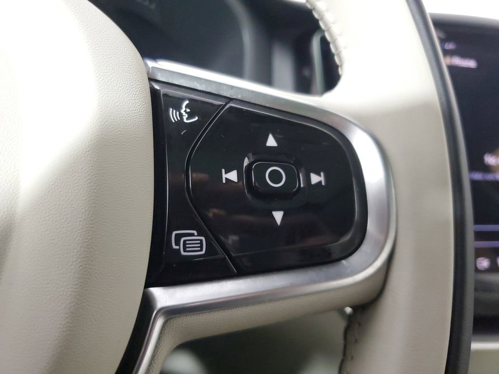 Certified 2024 Volvo XC60 B5 Core w/ Protection Package Premier image 28