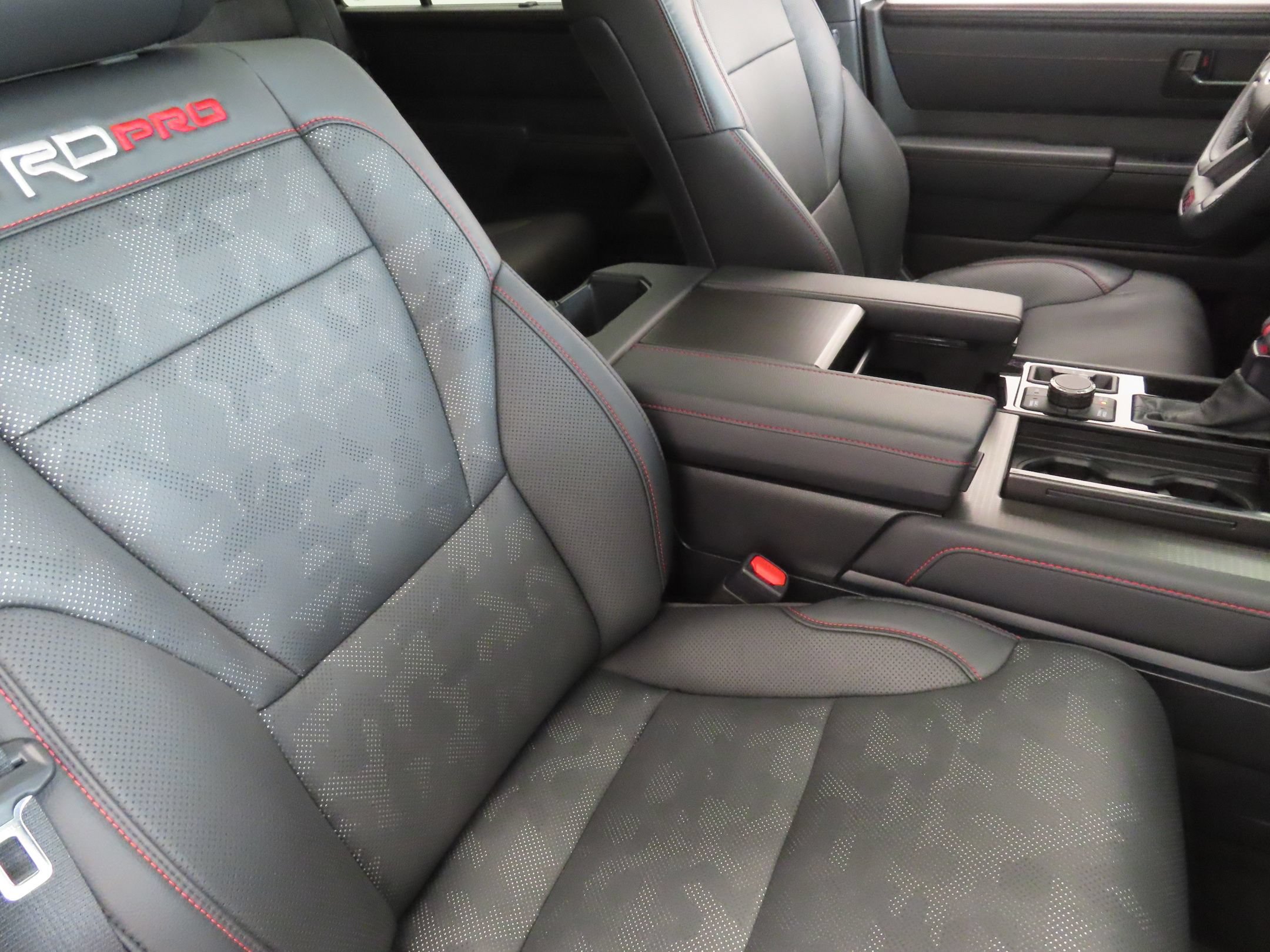 Used 2025 Toyota Sequoia TRD Pro AWD/4WD image 28