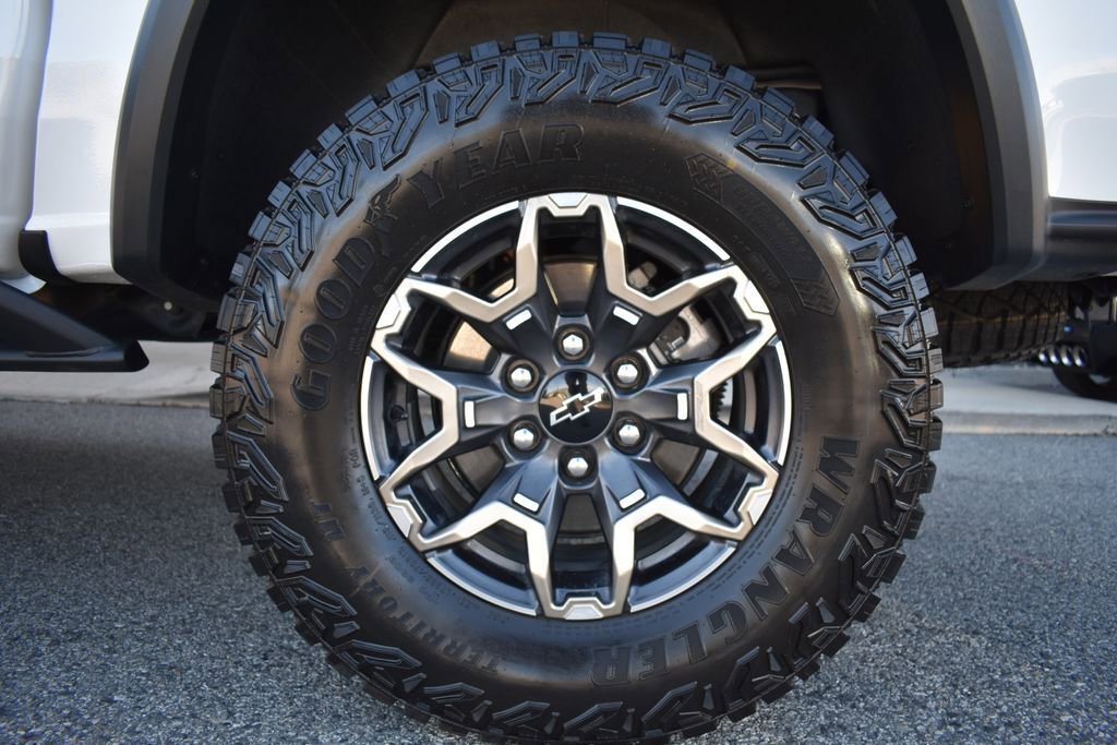 Certified 2026 Chevrolet Colorado ZR2 w/ Technology Package AWD/4WD image 34