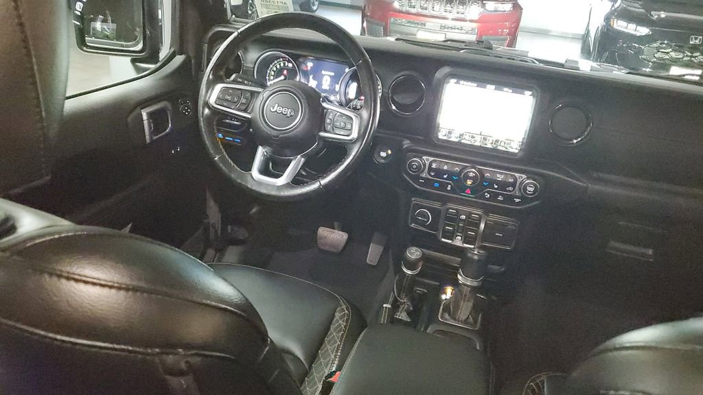 Used 2022 Jeep Wrangler Unlimited Sahara image 11