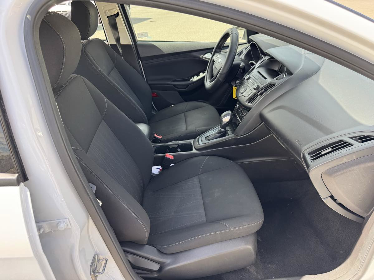 Used 2017 Ford Focus SE FWD image 12