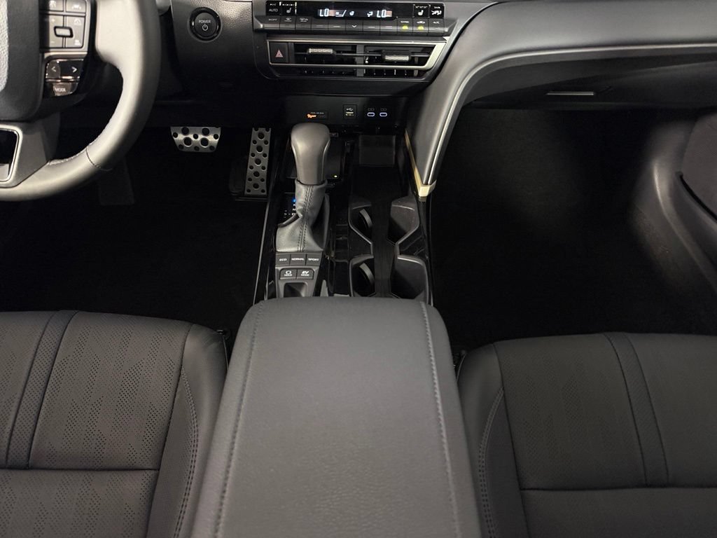 Used 2026 Toyota Camry XSE FWD image 15