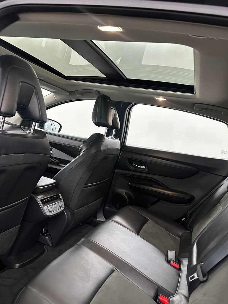 Used 2024 Nissan Ariya AWD image 27