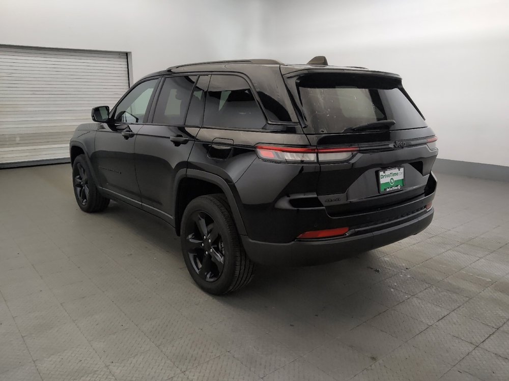 Used 2023 Jeep Grand Cherokee Altitude AWD/4WD image 5