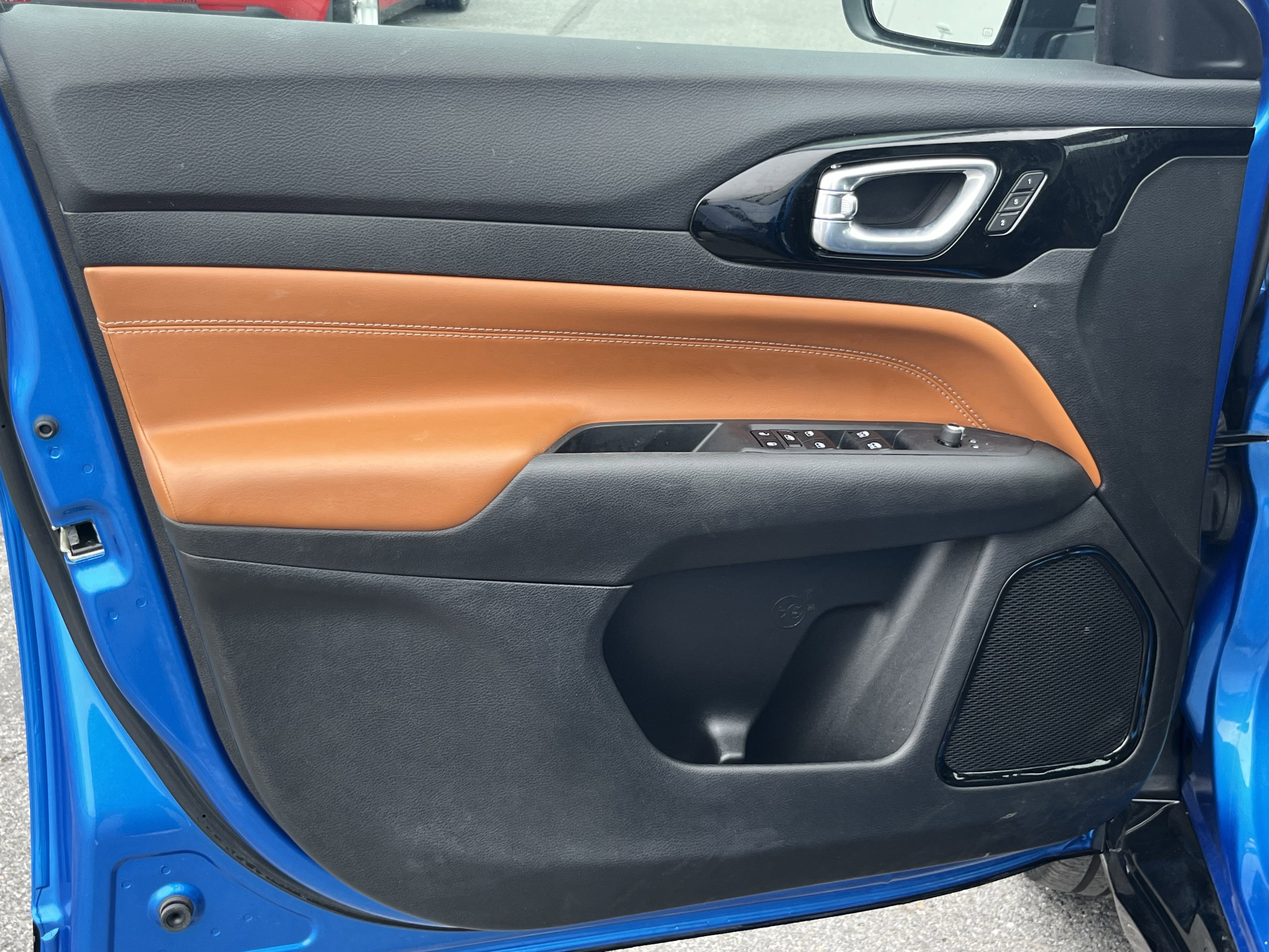 Used 2023 Jeep Compass Limited image 18