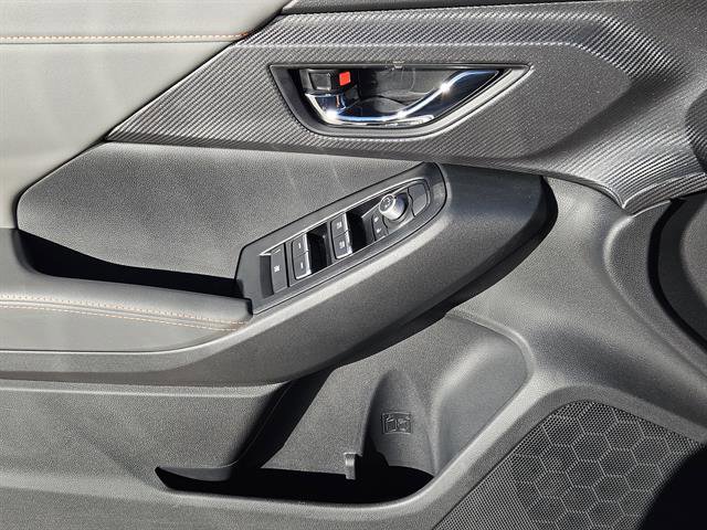 Used 2025 Subaru Crosstrek 2.5i Limited w/ Popular Package #3A image 17