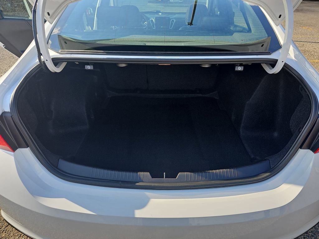 Used 2018 Chevrolet Malibu LT w/ Leather Package image 12