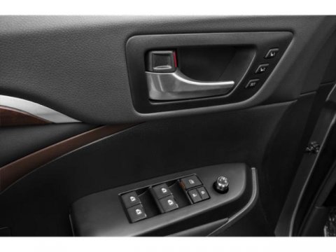 Used 2015 Toyota Highlander XLE image 21