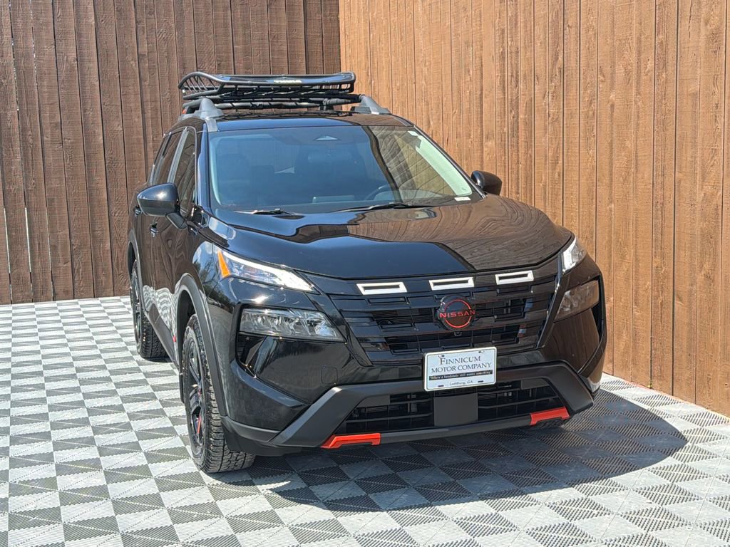 Used 2025 Nissan Rogue SV image 10