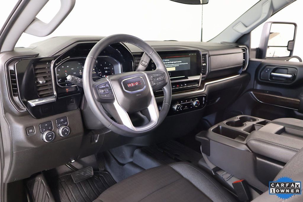 Used 2024 GMC Sierra 2500 SLE image 2
