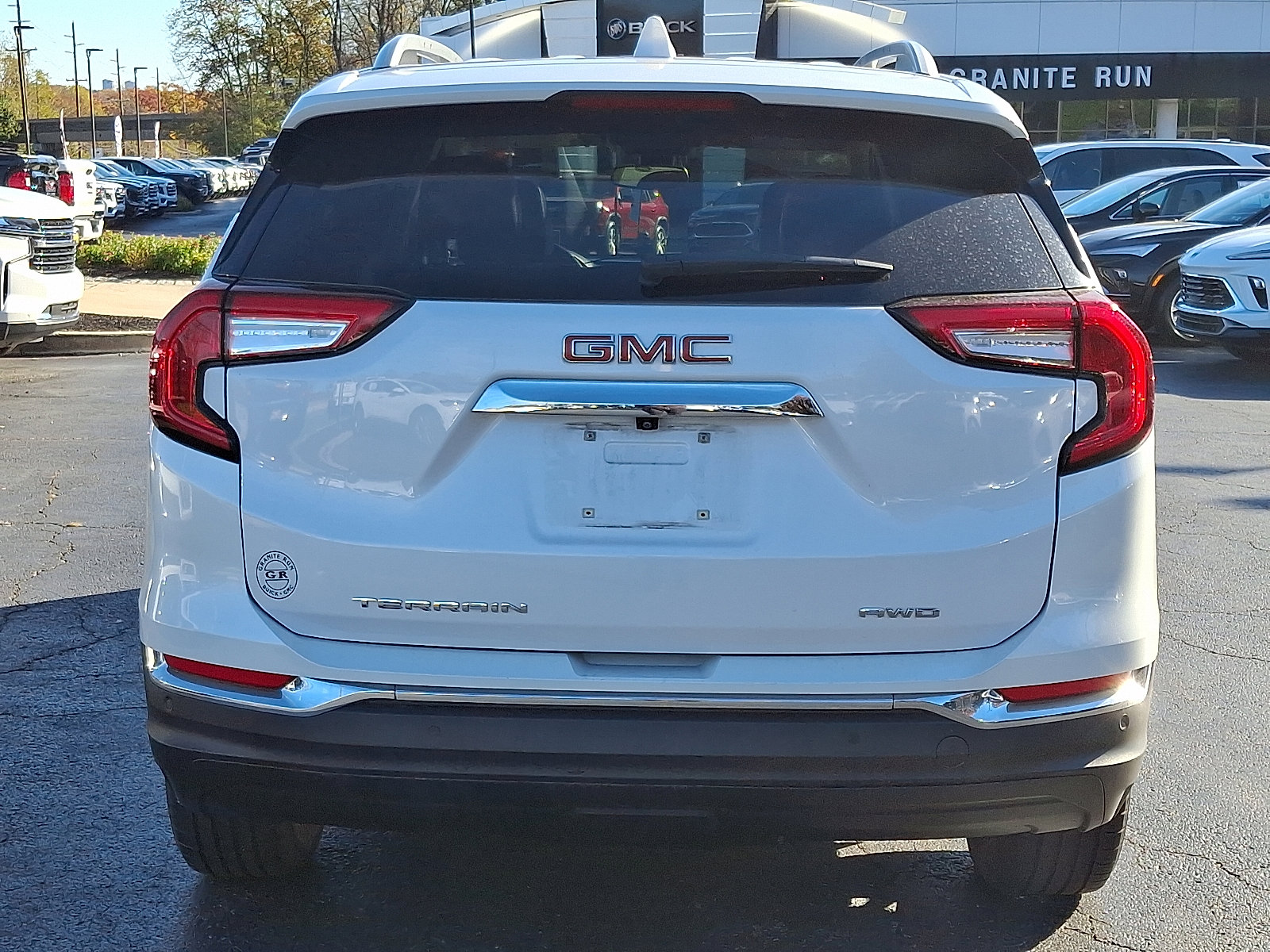 Used 2022 GMC Terrain SLT w/ Infotainment Package II image 5