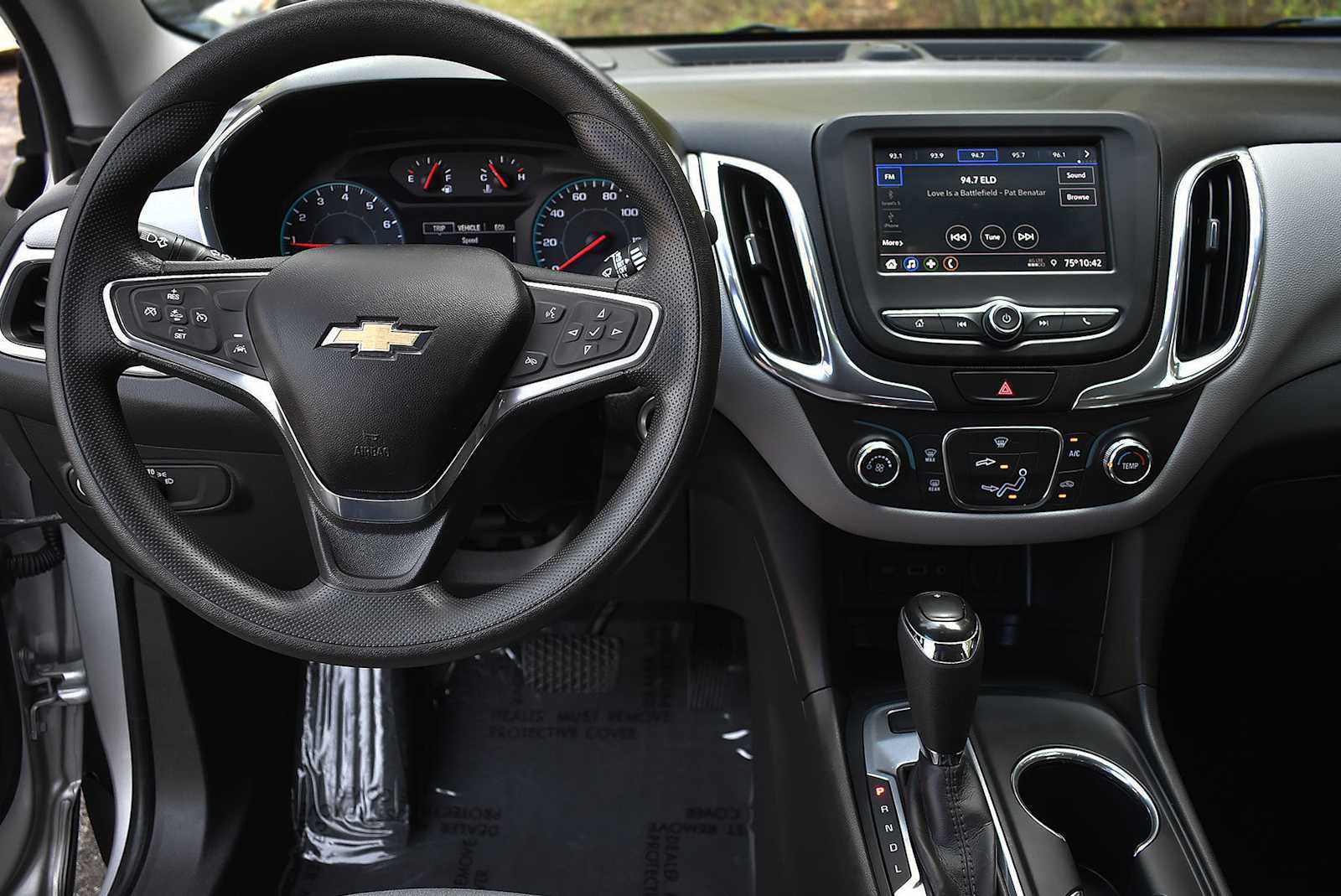 Used 2021 Chevrolet Equinox LS AWD/4WD image 12