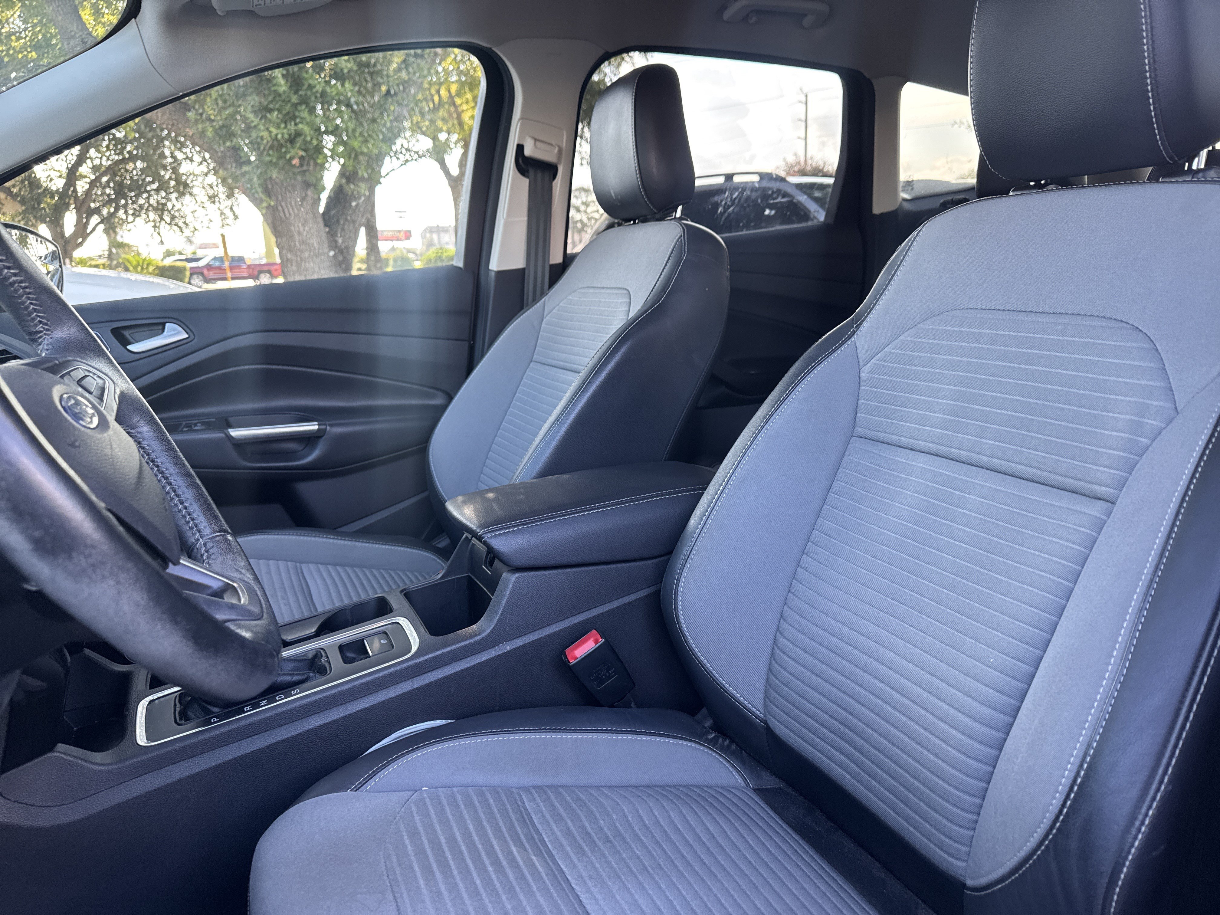 Used 2019 Ford Escape SE AWD/4WD image 6