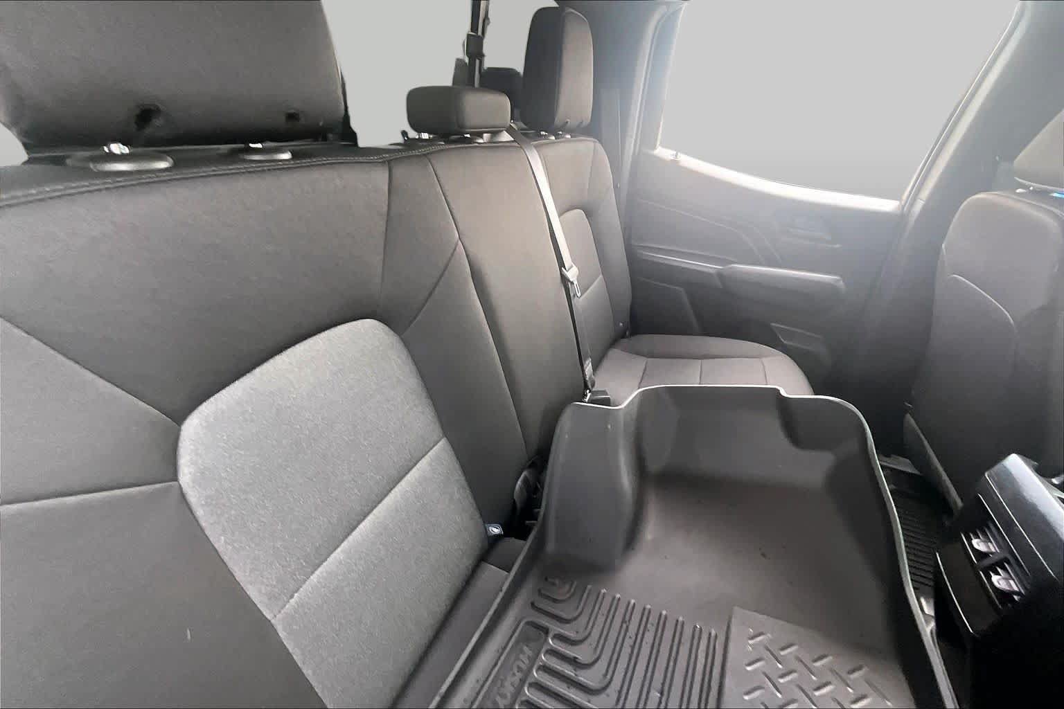 Used 2025 Chevrolet Colorado Trail Boss AWD/4WD image 18