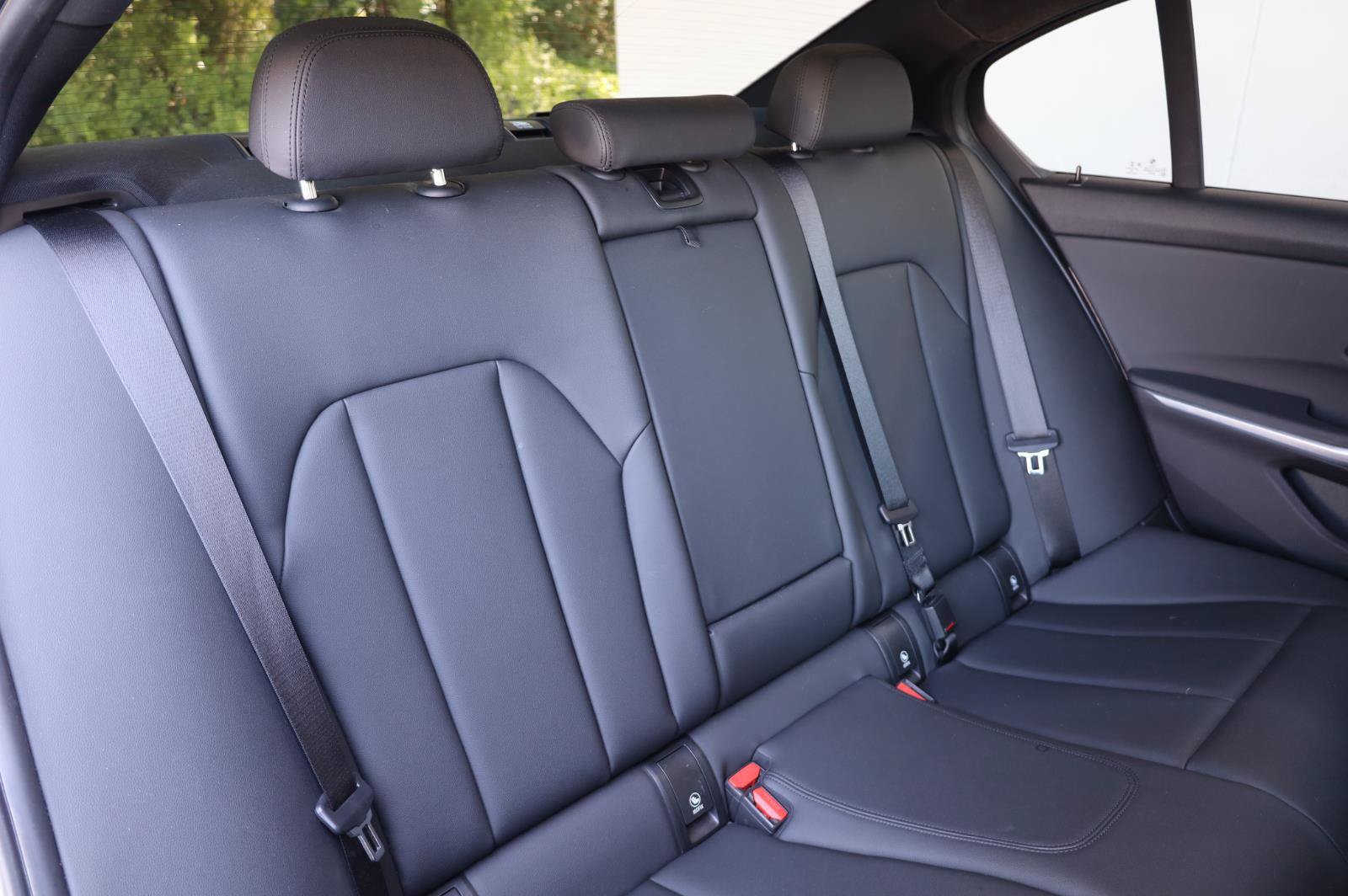 Used 2019 BMW 330i Sedan w/ Driving Assistance Package RWD image 28