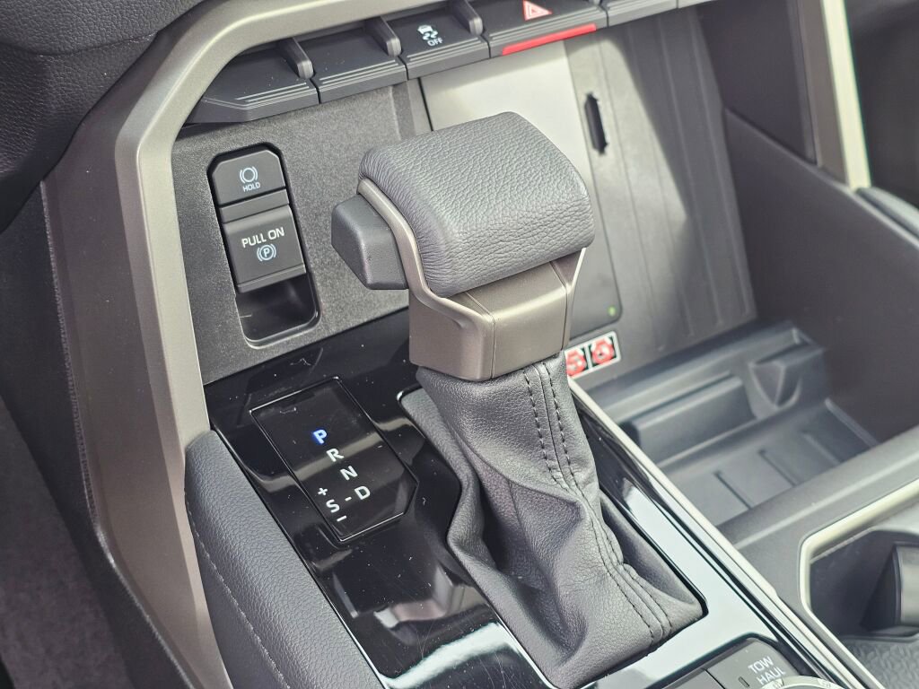 Used 2025 Toyota Tundra Limited image 39