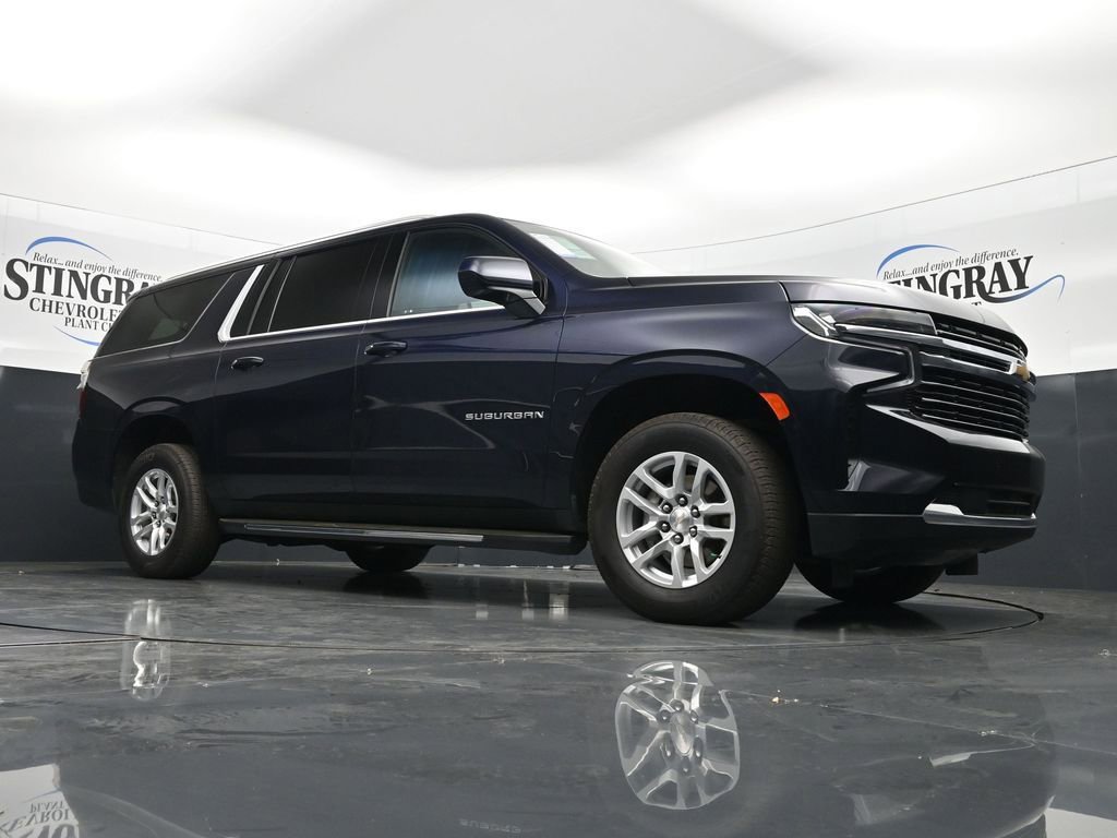 Used 2024 Chevrolet Suburban LT image 17