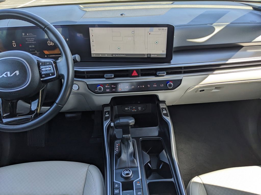 Certified 2024 Kia Sorento EX w/ Panoramic Sunroof Package image 15