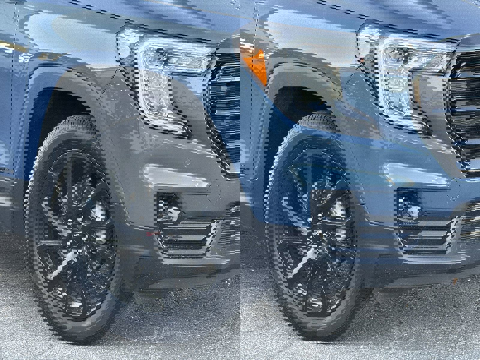 Used 2024 GMC Terrain SLT w/ Tech Package image 13