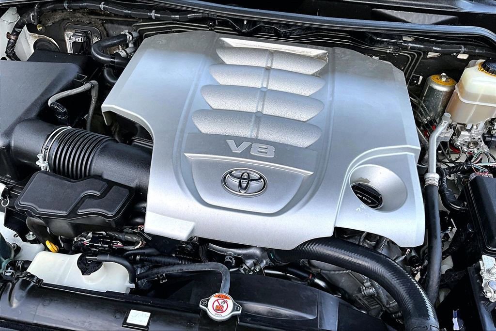 Used 2017 Toyota Land Cruiser AWD/4WD image 31