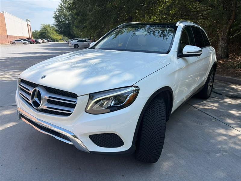 Used 2019 Mercedes-Benz GLC 300 image 3