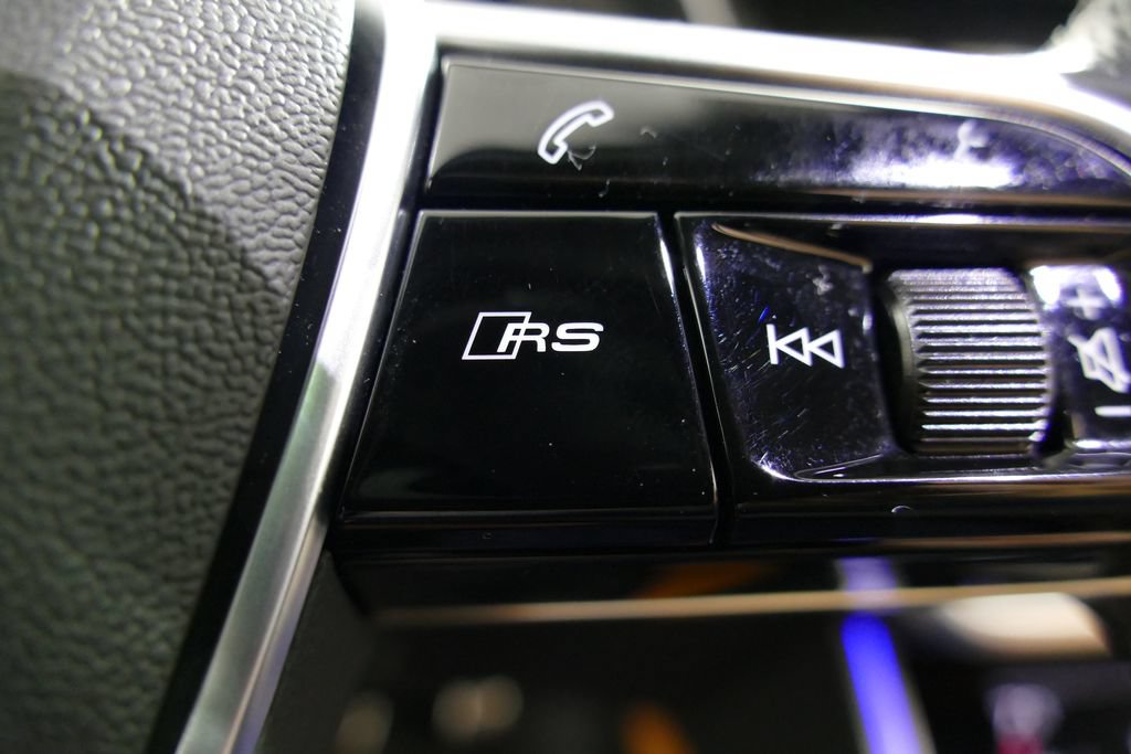 Used 2022 Audi RS 6 AWD/4WD image 24