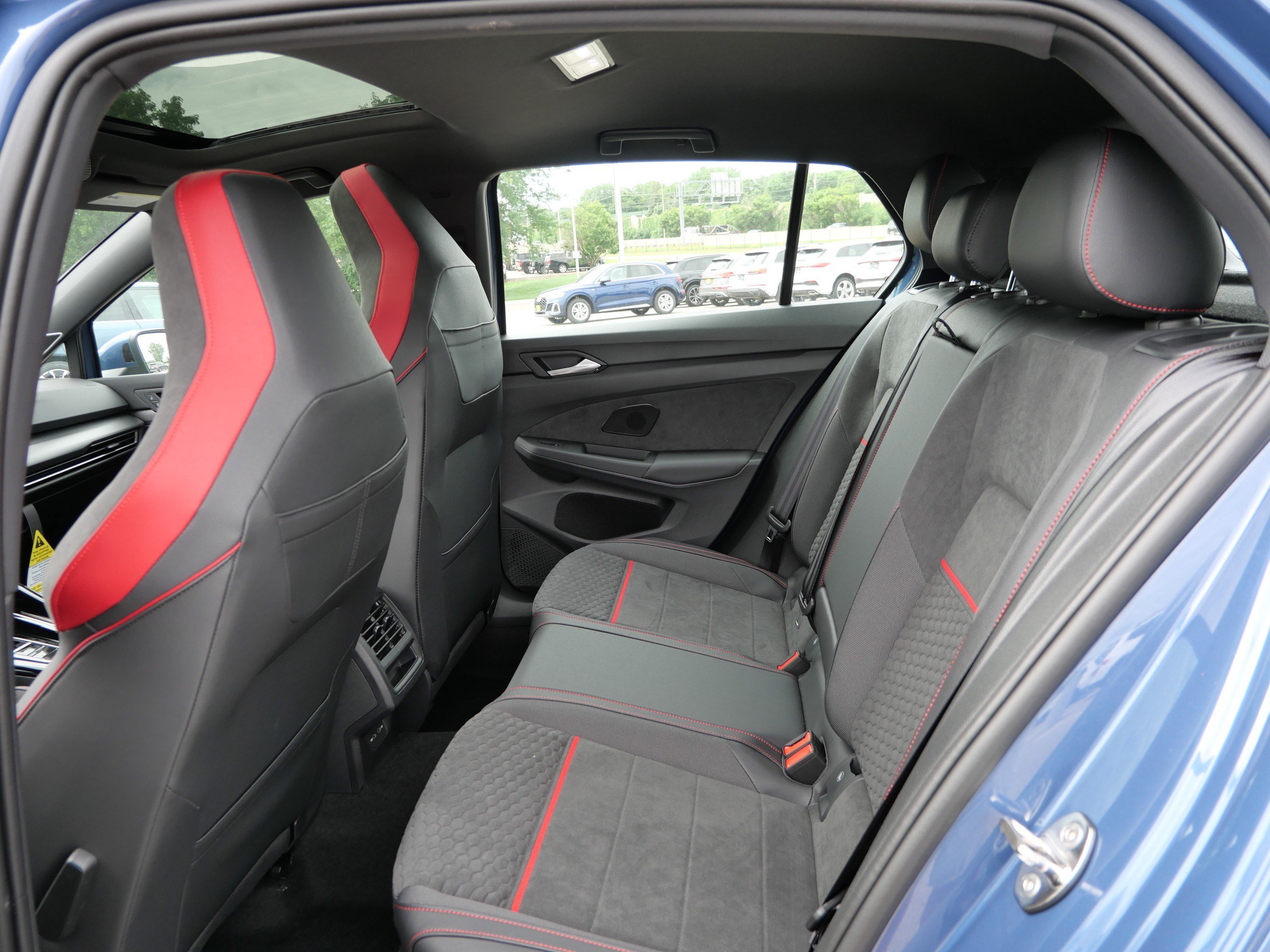 New 2026 Volkswagen GTI SE FWD image 6