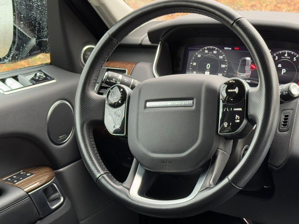 Used 2020 Land Rover Range Rover Sport SE image 12