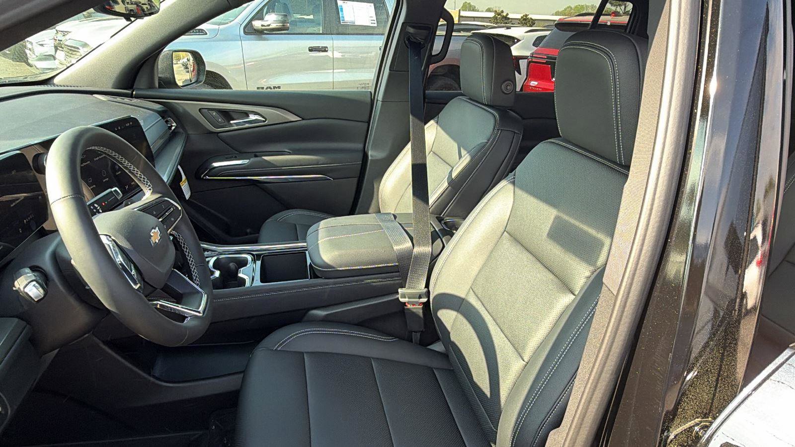 New 2026 Chevrolet Traverse LT image 14