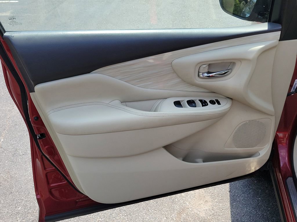 Used 2017 Nissan Murano SV image 17