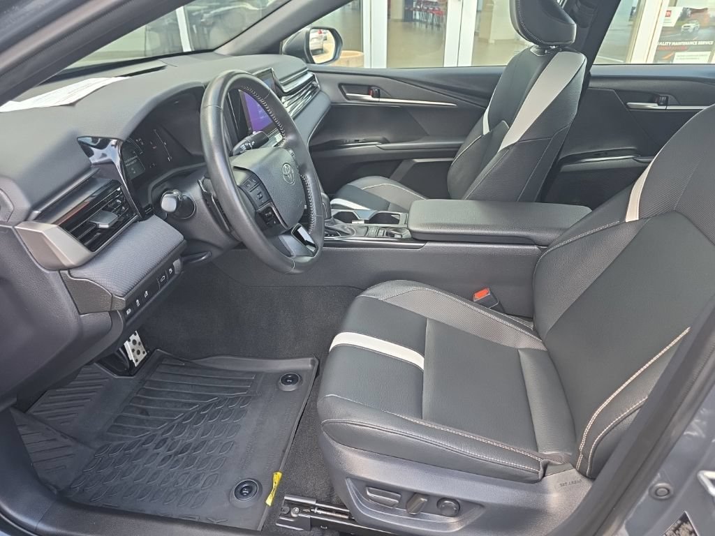 Certified 2025 Toyota Camry SE FWD image 9
