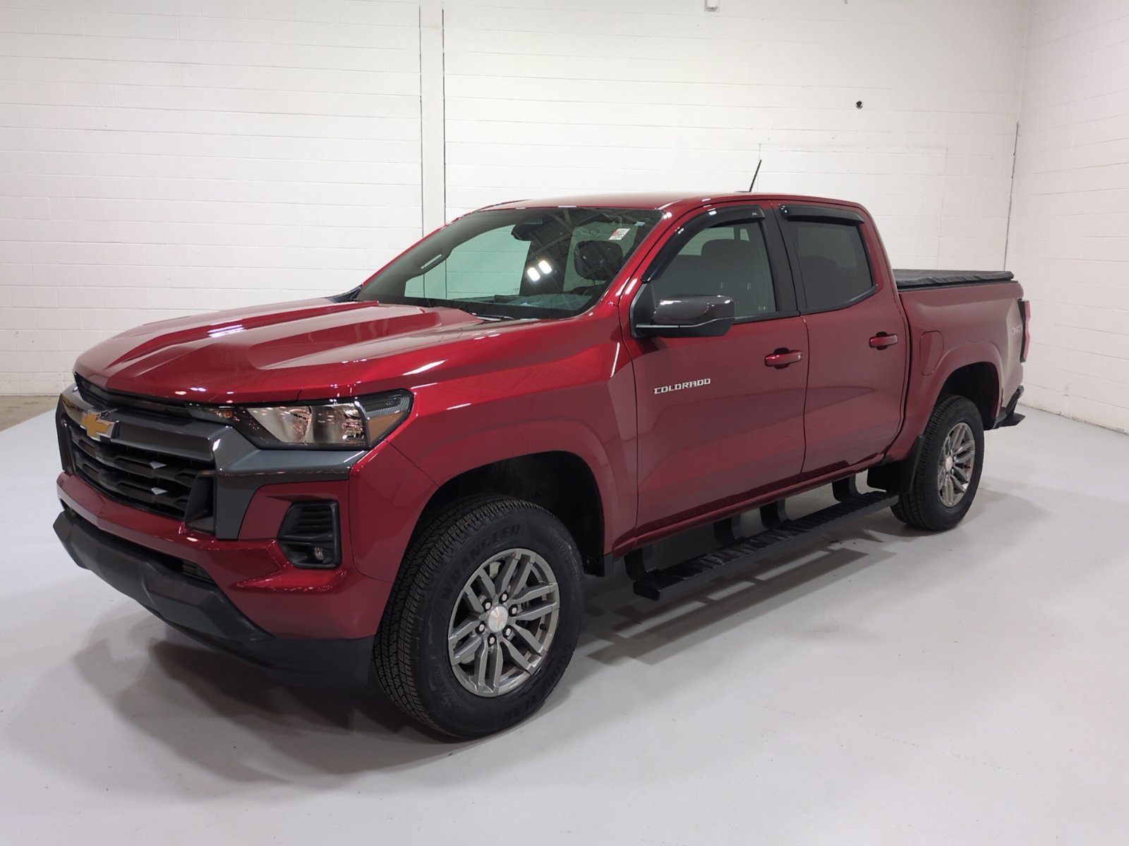 Used 2024 Chevrolet Colorado LT w/ LT Convenience Package II AWD/4WD image 7