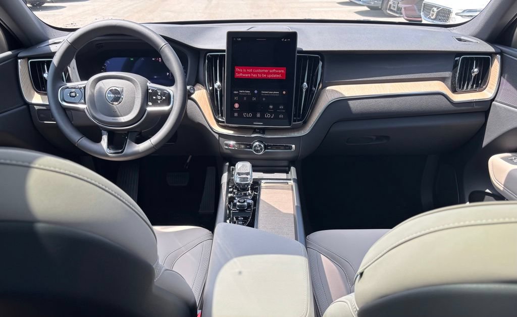 New 2026 Volvo XC60 B5 Plus w/ Protection Package Premier AWD/4WD image 10
