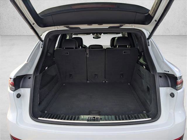 Used 2022 Porsche Cayenne image 6