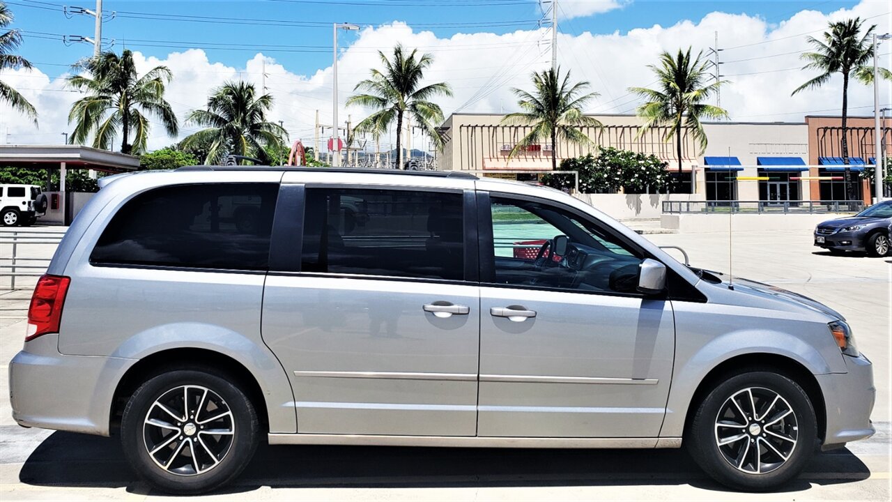Used 2016 Dodge Grand Caravan R/T FWD image 5