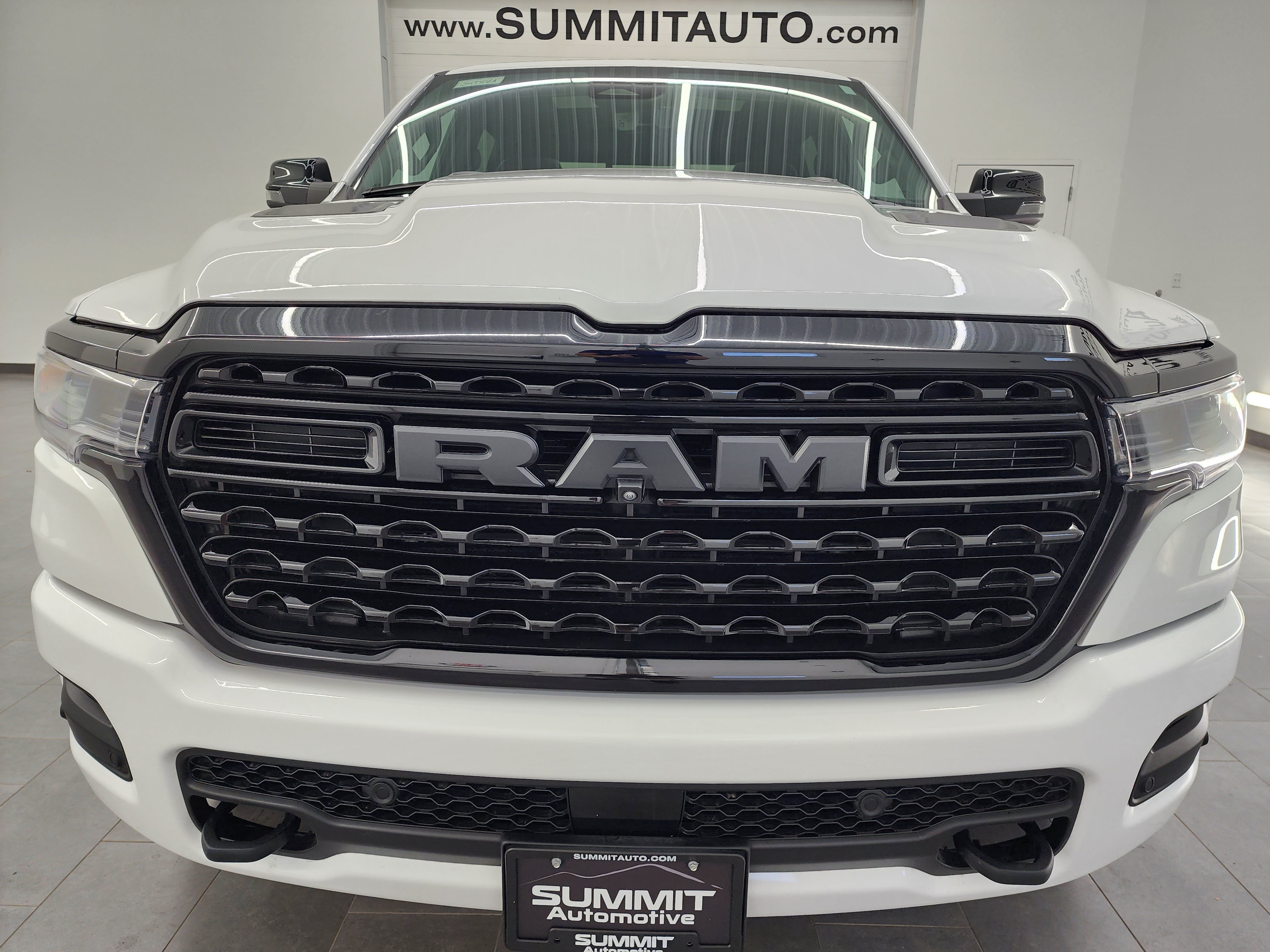 Used 2025 RAM 1500 Limited AWD/4WD image 25