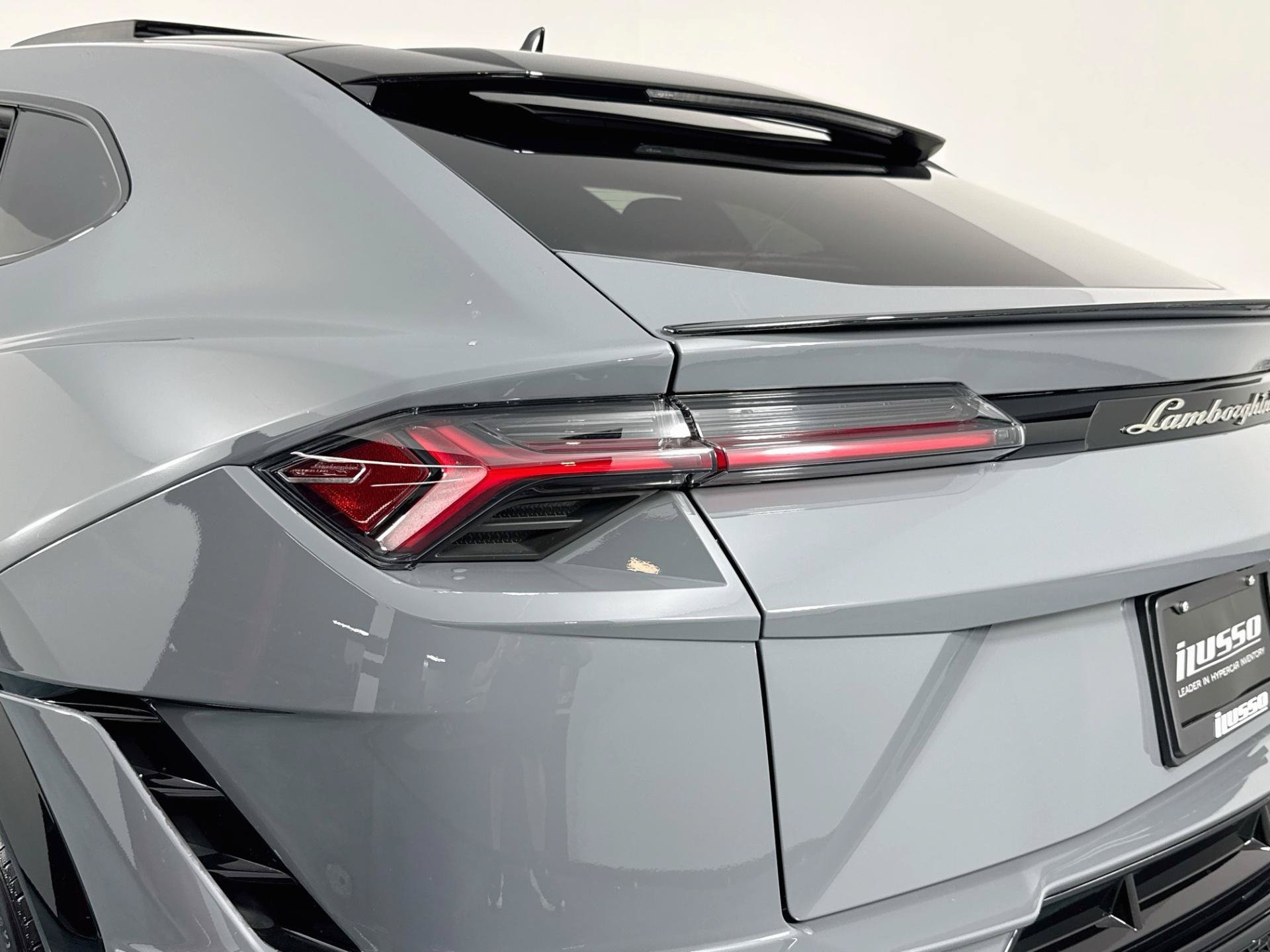 Used 2024 Lamborghini Urus S AWD/4WD image 45