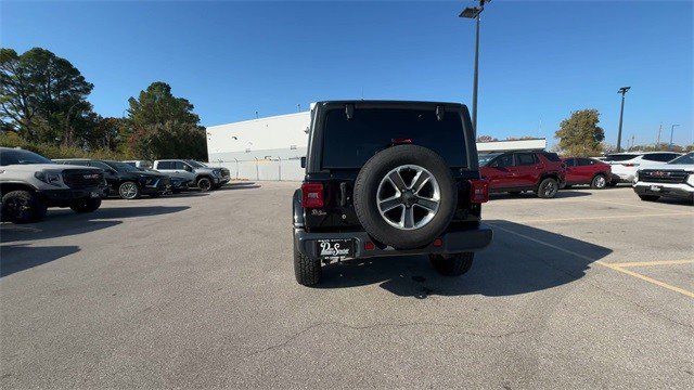 Used 2019 Jeep Wrangler Unlimited Sahara w/ LED Lighting Group image 9