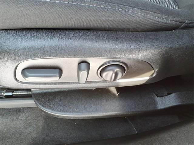 Used 2023 Chevrolet Traverse LT image 15