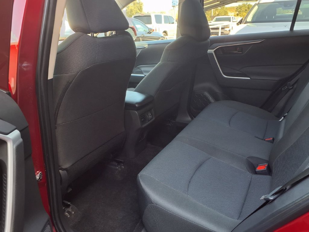 Certified 2025 Toyota RAV4 LE FWD image 24